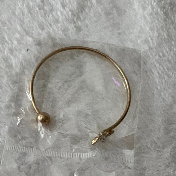 Elegant Gold Bangle Bracelet - Picture 1 of 2